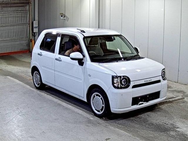 1007 Daihatsu Mira tocot LA560S 2021 г. (LAA Shikoku)